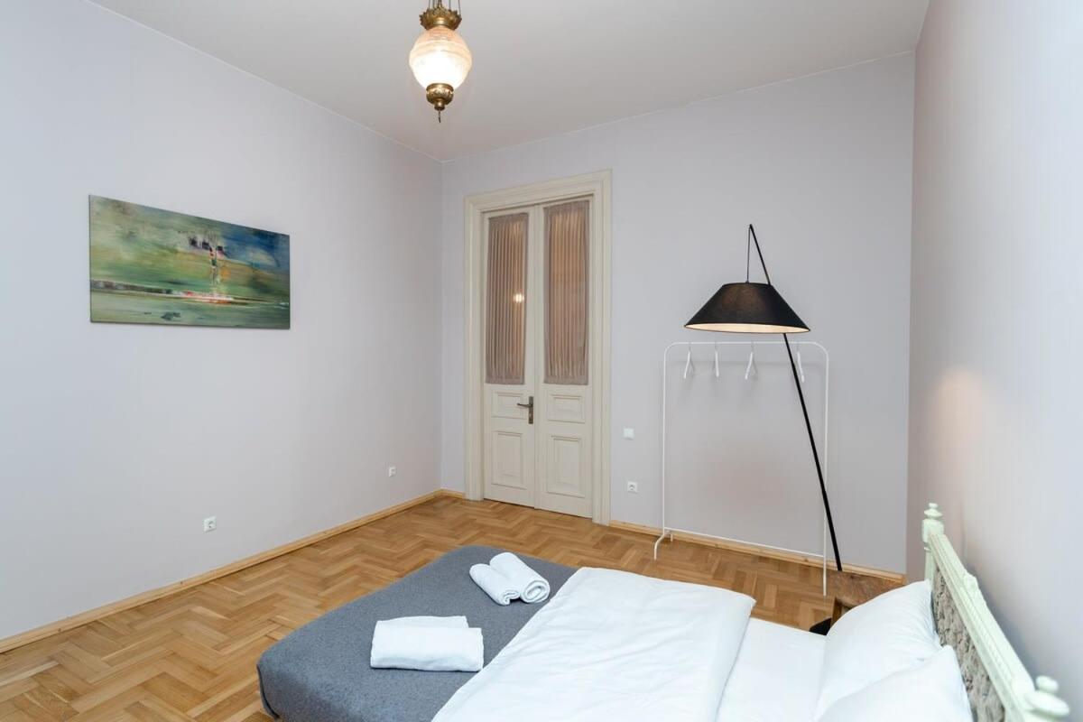 Stylish 2Br Apt In The Heart Of Old Tbilissi Extérieur photo