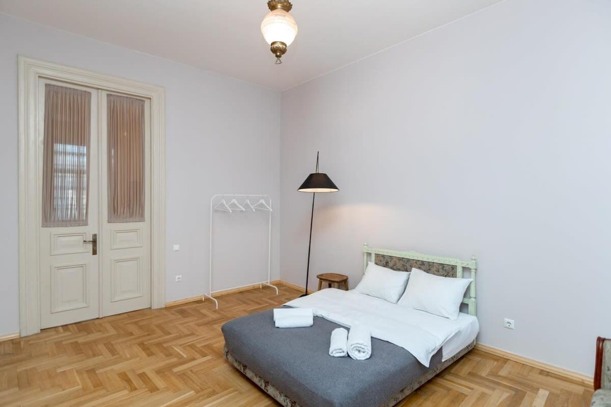 Stylish 2Br Apt In The Heart Of Old Tbilissi Extérieur photo