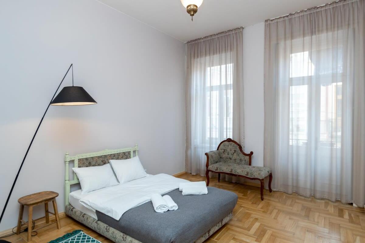 Stylish 2Br Apt In The Heart Of Old Tbilissi Extérieur photo